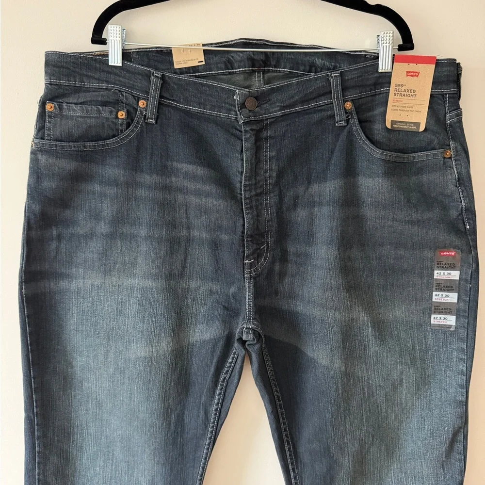 NWT Levi’s 559 Relaxed Straight 42x30 Dark Wash Stretch Jeans $69.50